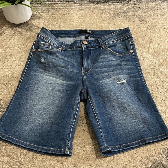 1822 Denim Women Burmuda shorts - Picture 2 of 8